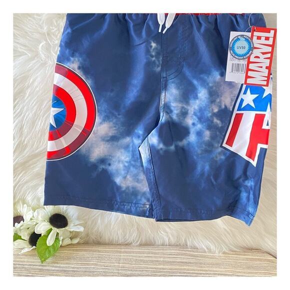 New Boys Marvel Captain America Casual Summer Sports Swim Trunks NWT Size Small - Picture 2 of 12